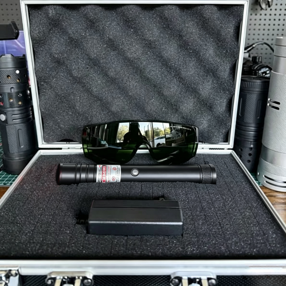 đ„120W 900-1100nm Infrared Laser Pen â 2026 Upgraded, Cuts & Marks with Precision